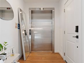 15538 NE 15th Place 301, Bellevue WA 98007