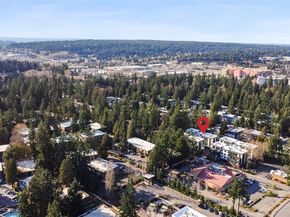 15538 NE 15th Place 301, Bellevue WA 98007