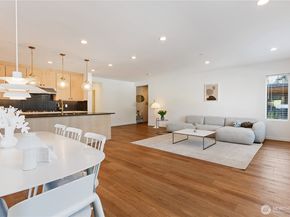 15538 NE 15th Place 301, Bellevue WA 98007