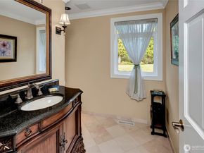 4911 Harbor Lane, Everett WA 98203