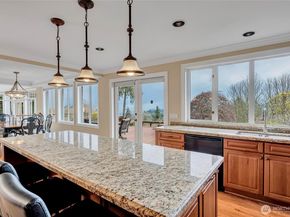 4911 Harbor Lane, Everett WA 98203