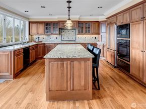4911 Harbor Lane, Everett WA 98203