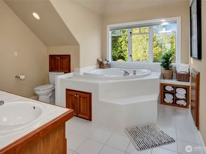 4911 Harbor Lane, Everett WA 98203