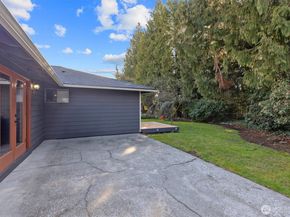 10009 161st Avenue NE, Redmond WA 98052