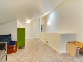 10319 Midvale Avenue N A, Seattle WA 98133