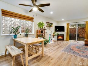 10319 Midvale Avenue N A, Seattle WA 98133