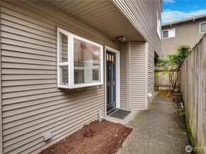 10319 Midvale Avenue N A, Seattle WA 98133