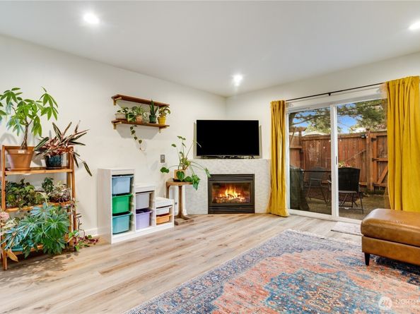 10319 Midvale Avenue N A, Seattle WA 98133