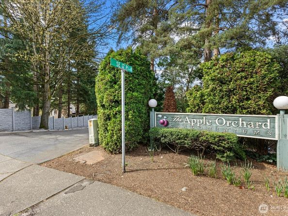 14130 SE 17 Place C3, Bellevue WA 98007