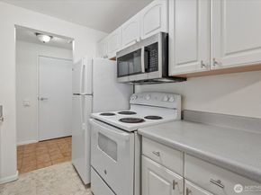 14130 SE 17 Place C3, Bellevue WA 98007
