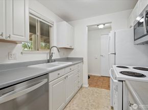 14130 SE 17 Place C3, Bellevue WA 98007