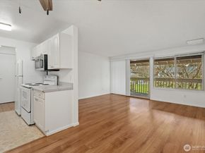 14130 SE 17 Place C3, Bellevue WA 98007
