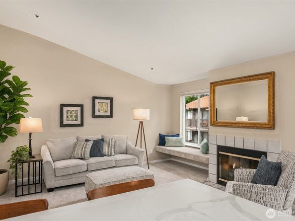 12424 109th Court NE D304, Kirkland WA 98034