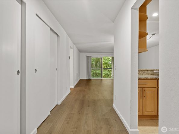 6479 137th Avenue NE 364, Redmond WA 98052