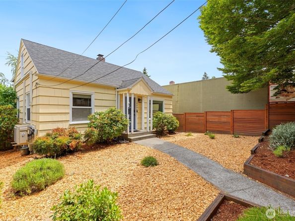 9440 35th Avenue SW, Seattle WA 98126