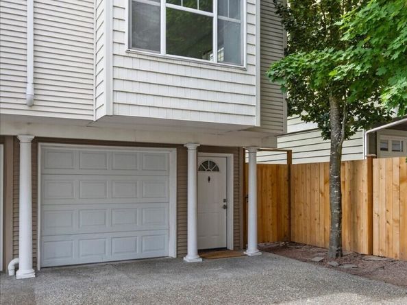 13716 Midvale Avenue N C, Seattle WA 98133