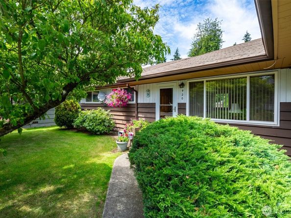 420 S 128th Street, Seattle WA 98168