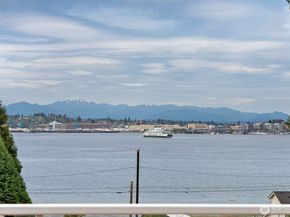 2717 E Lidstrom Hill Road, Port Orchard WA 98366