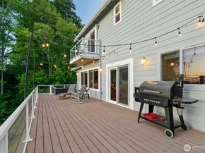 2717 E Lidstrom Hill Road, Port Orchard WA 98366