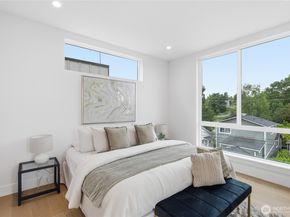 6219 9th Avenue NE, Seattle WA 98115