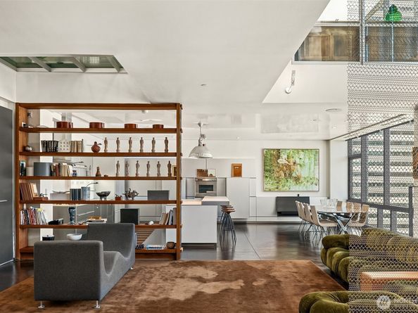 715 2nd Avenue 1505, Seattle WA 98104