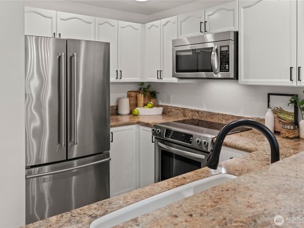 1628 118th Avenue SE F217, Bellevue WA 98005