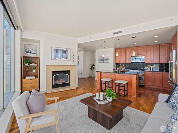 10650 NE 9th Place 1624, Bellevue WA 98004