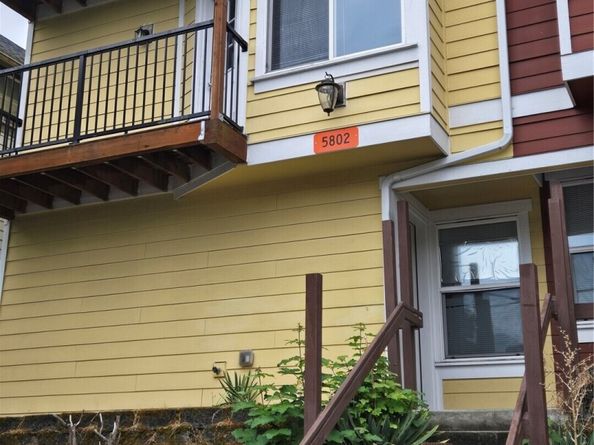 5802 Roosevelt Way NE, Seattle WA 98105