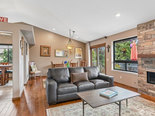 5117 Nathan Loop SE, Auburn WA 98092
