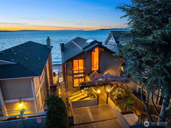 3103 Alki Avenue SW, Seattle WA 98116