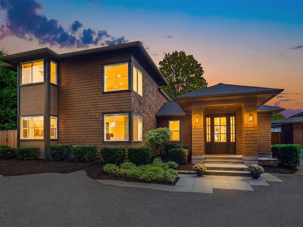 701 20th Avenue W, Kirkland WA 98033