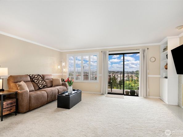 317 Kennebeck Avenue S 204, Kent WA 98030