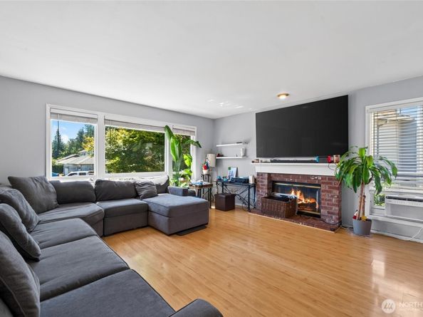 12516 SE 225th Court, Kent WA 98031