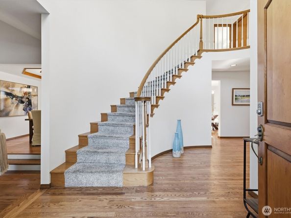 10827 NE 183rd Court, Bothell WA 98011