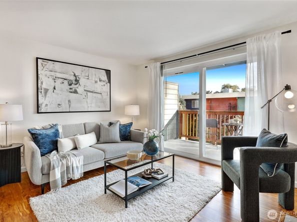 7000 Cleopatra Place NW 301, Seattle WA 98117