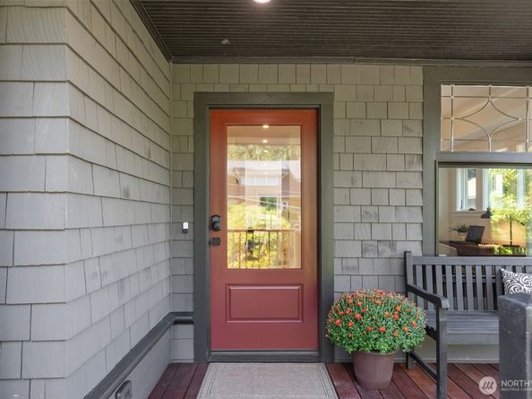 1743 26th Avenue E, Seattle WA 98112