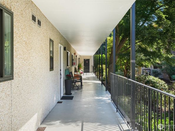 510 Forsyth Lane 210, Edmonds WA 98020