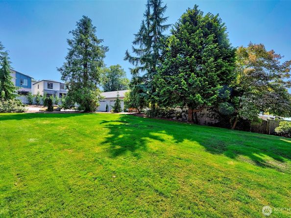8205 NE 128th Street, Kirkland WA 98034