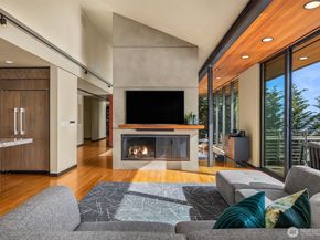 7703 W Mercer Way, Mercer Island WA 98040
