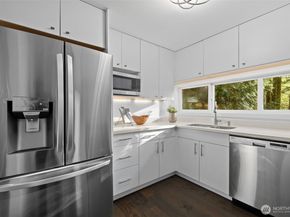 4241 155th Place SE 44, Bellevue WA 98006