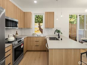 7330 25th Avenue NW, Seattle WA 98117