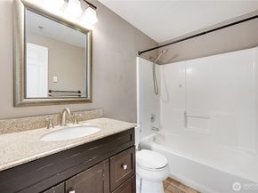 4719 NW Walgren Drive D101, Silverdale WA 98383
