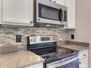 4719 NW Walgren Drive D101, Silverdale WA 98383