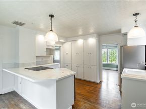 400 Cedar Avenue S, Renton WA 98057