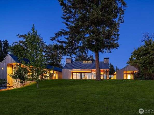 15137 Henderson Road, Bainbridge Island WA 98110
