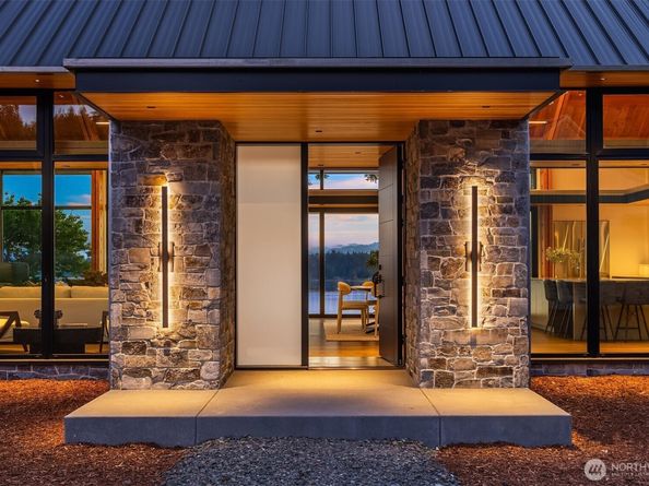 15137 Henderson Road, Bainbridge Island WA 98110