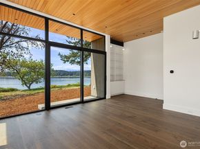 15137 Henderson Road, Bainbridge Island WA 98110