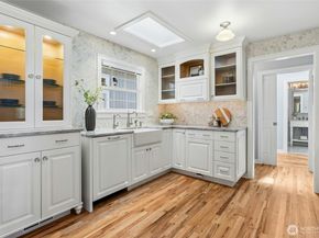 13606 Woodinville Redmond Road NE, Redmond WA 98052
