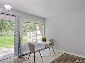 1226 Bellefield Park Lane NW 1226, Bellevue WA 98004