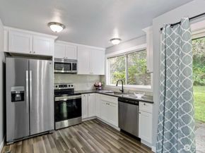 1226 Bellefield Park Lane NW 1226, Bellevue WA 98004
